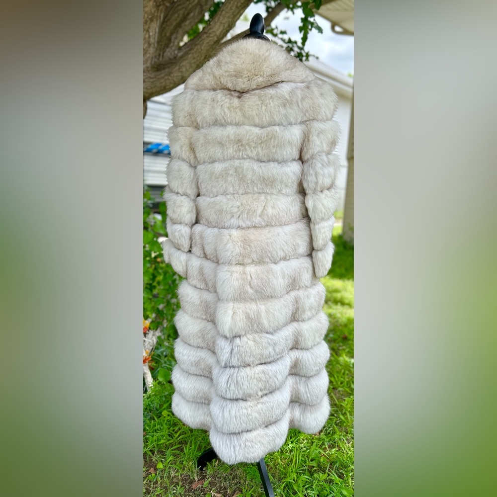 Genuine Natural Blue Fox 7/8 Horizontal Fur Coat - Picture 4 of 14